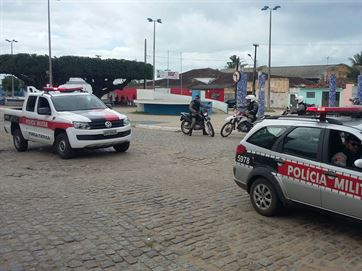 Resultado de imagem para Após trocar tiros com a polícia, suspeito de roubar carga de farinha é preso no Curimataú da PB